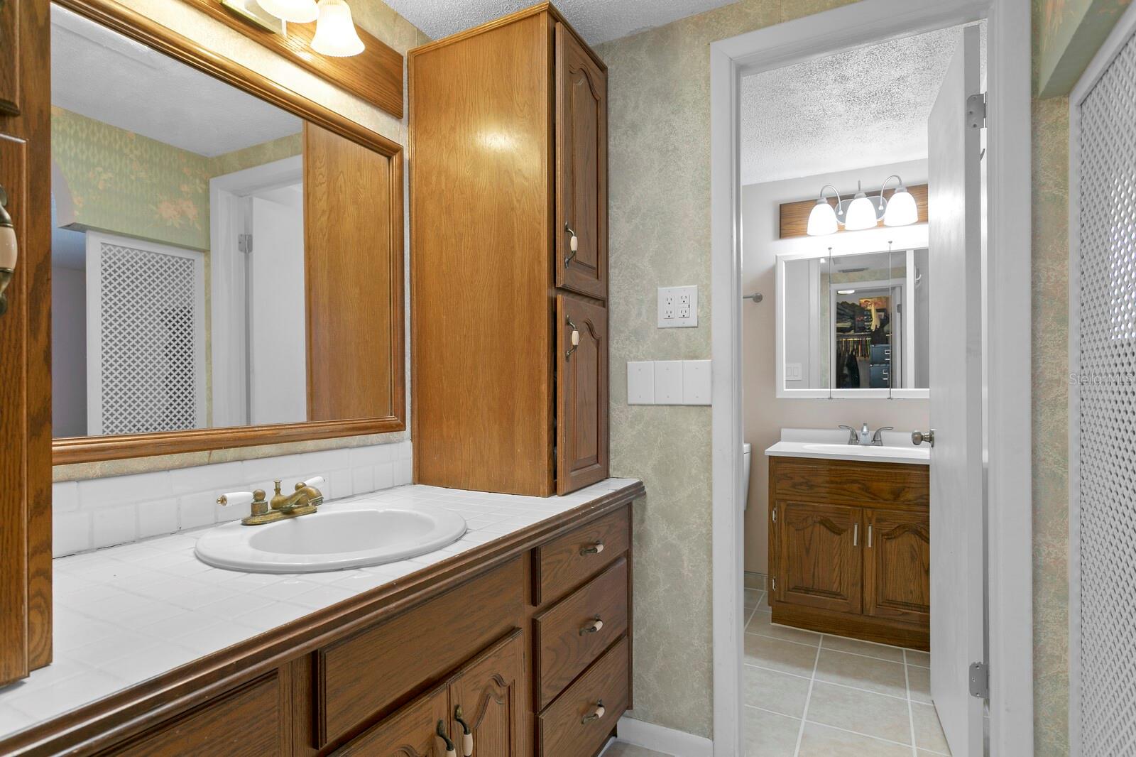 7501 TWELVE OAKS BLVD