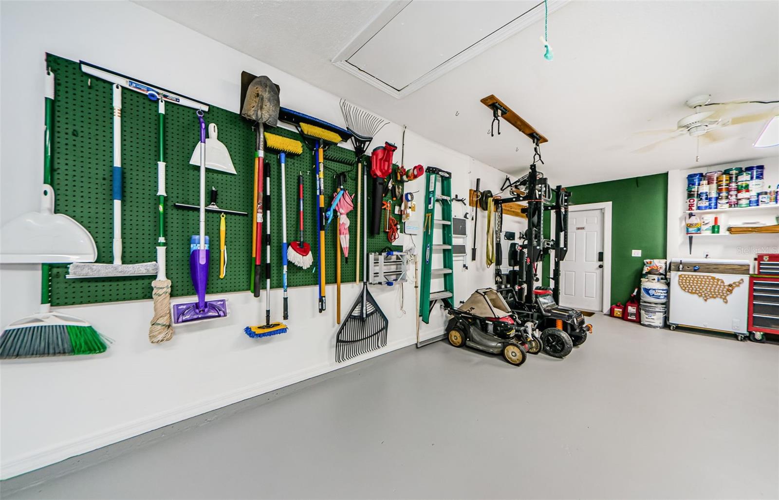 3910 BUCKINGHAM LOOP DR