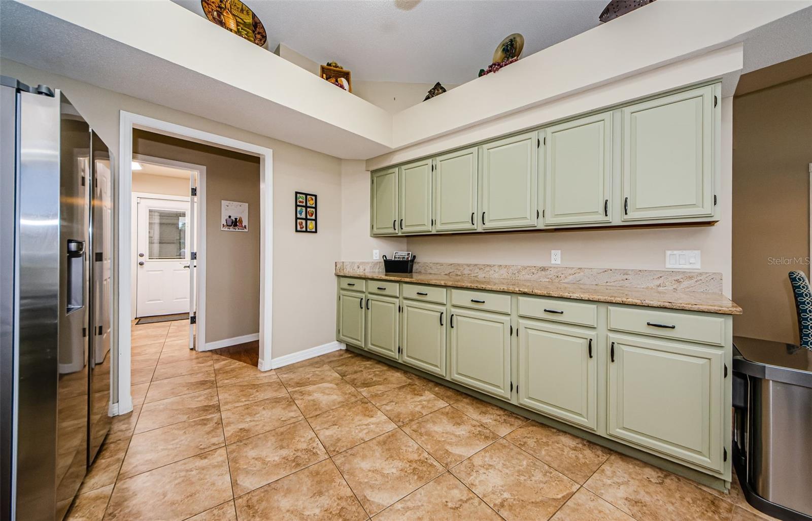 3910 BUCKINGHAM LOOP DR