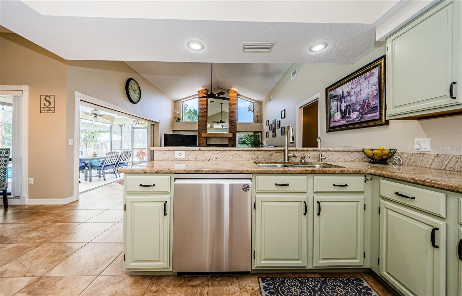 3910 BUCKINGHAM LOOP DR