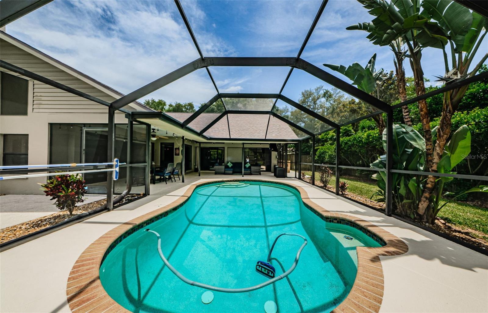 3910 BUCKINGHAM LOOP DR