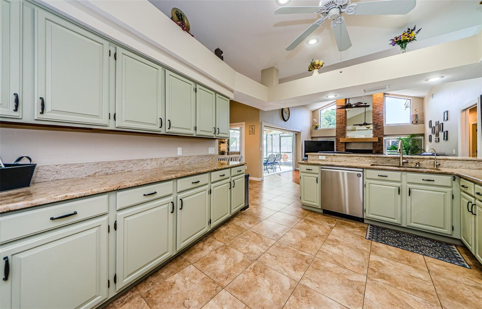 3910 BUCKINGHAM LOOP DR