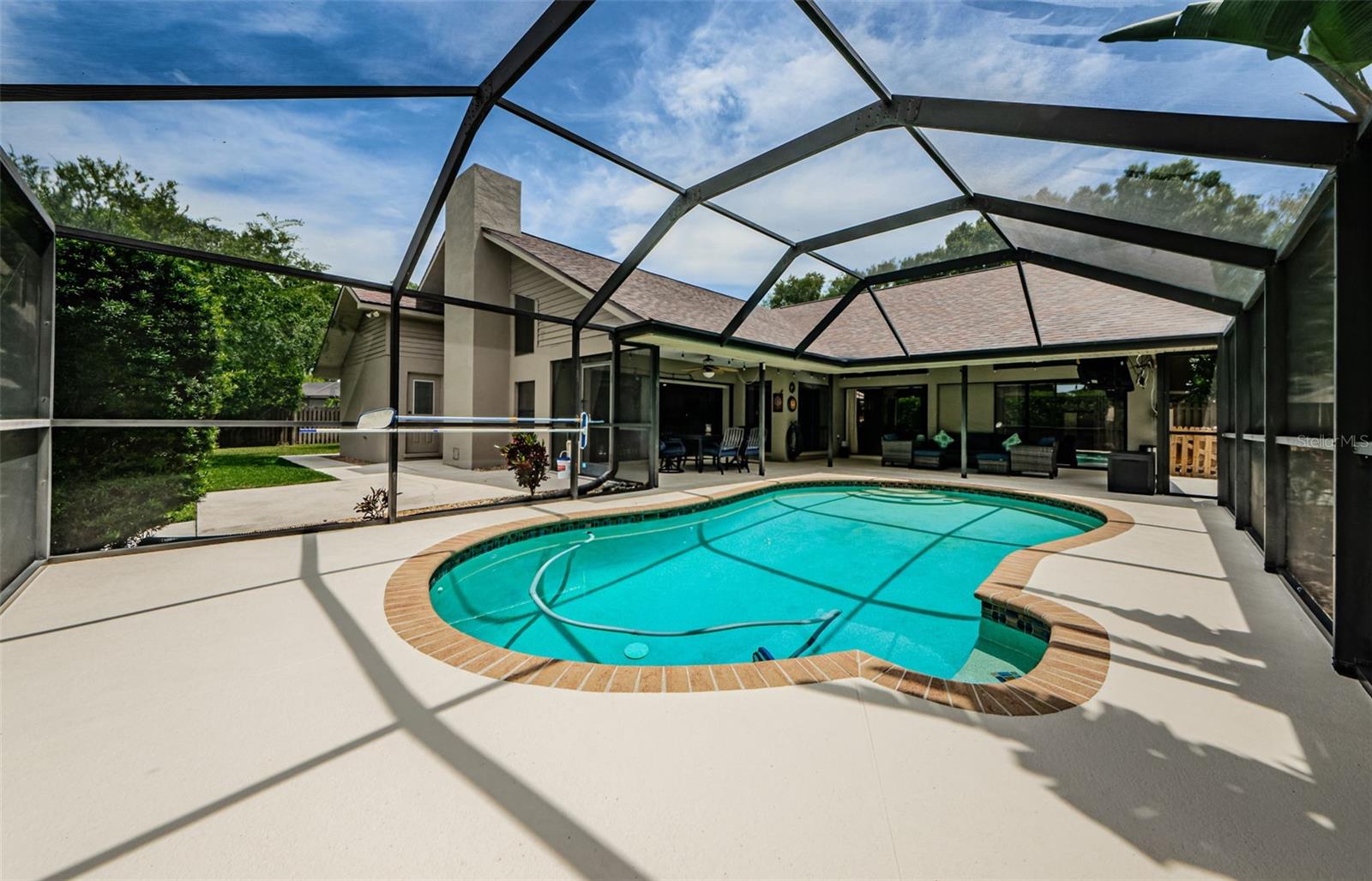 3910 BUCKINGHAM LOOP DR