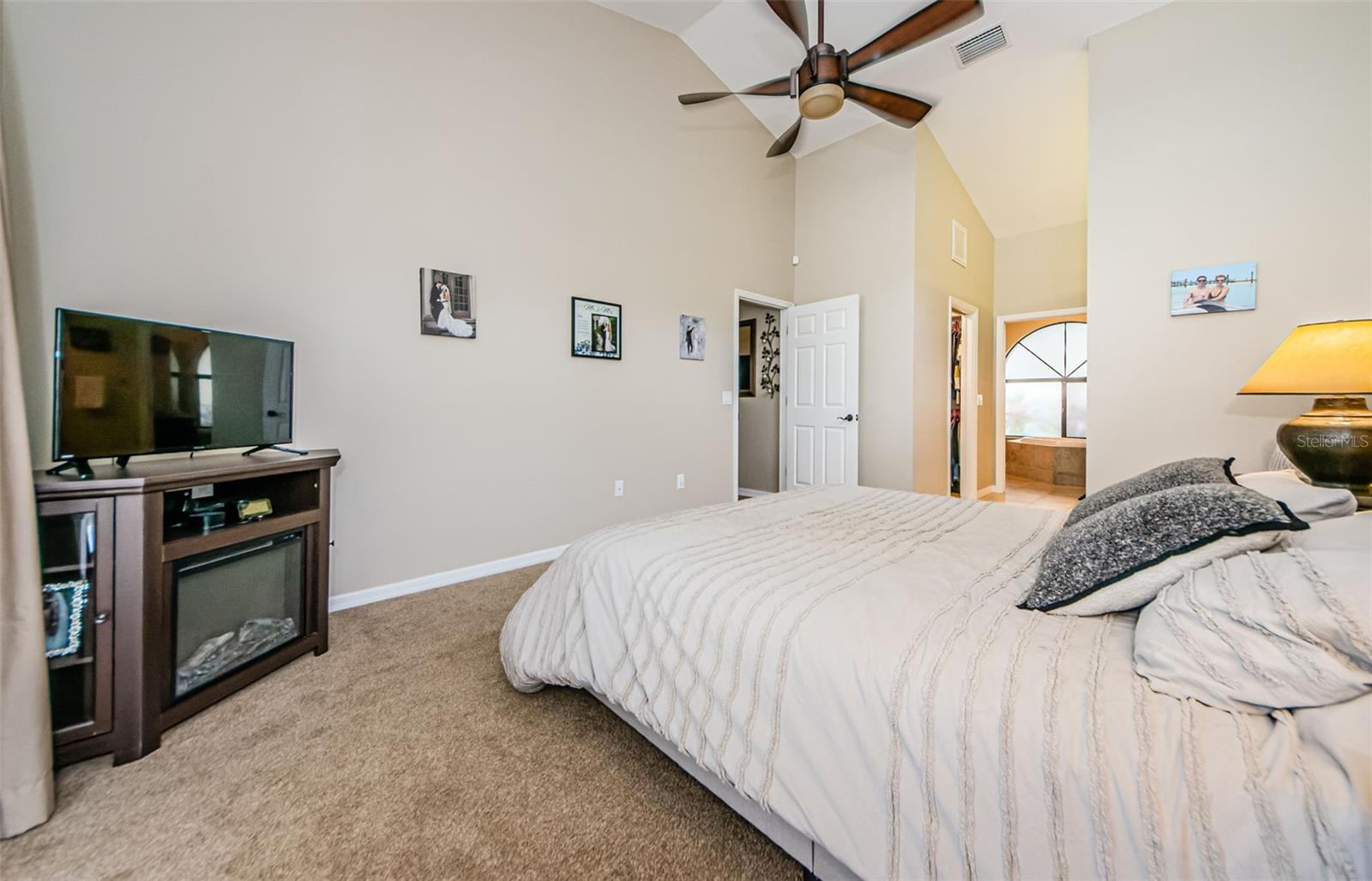 3910 BUCKINGHAM LOOP DR