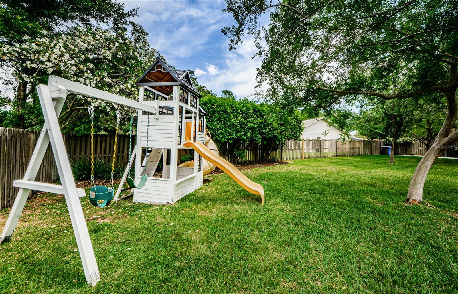 3910 BUCKINGHAM LOOP DR