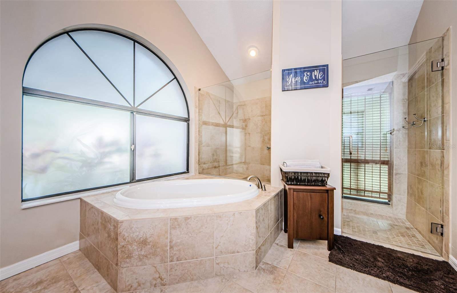 3910 BUCKINGHAM LOOP DR