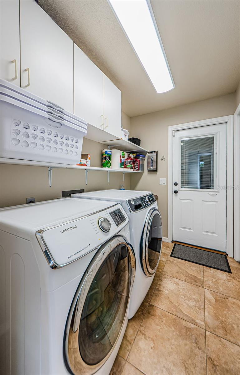 3910 BUCKINGHAM LOOP DR