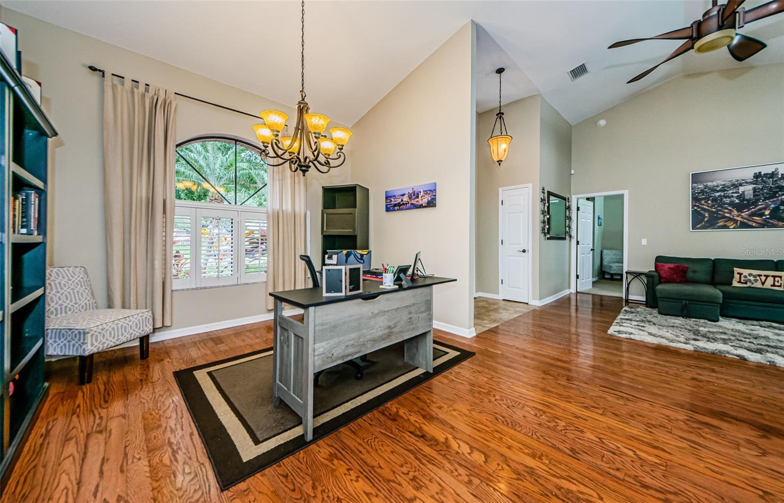 3910 BUCKINGHAM LOOP DR