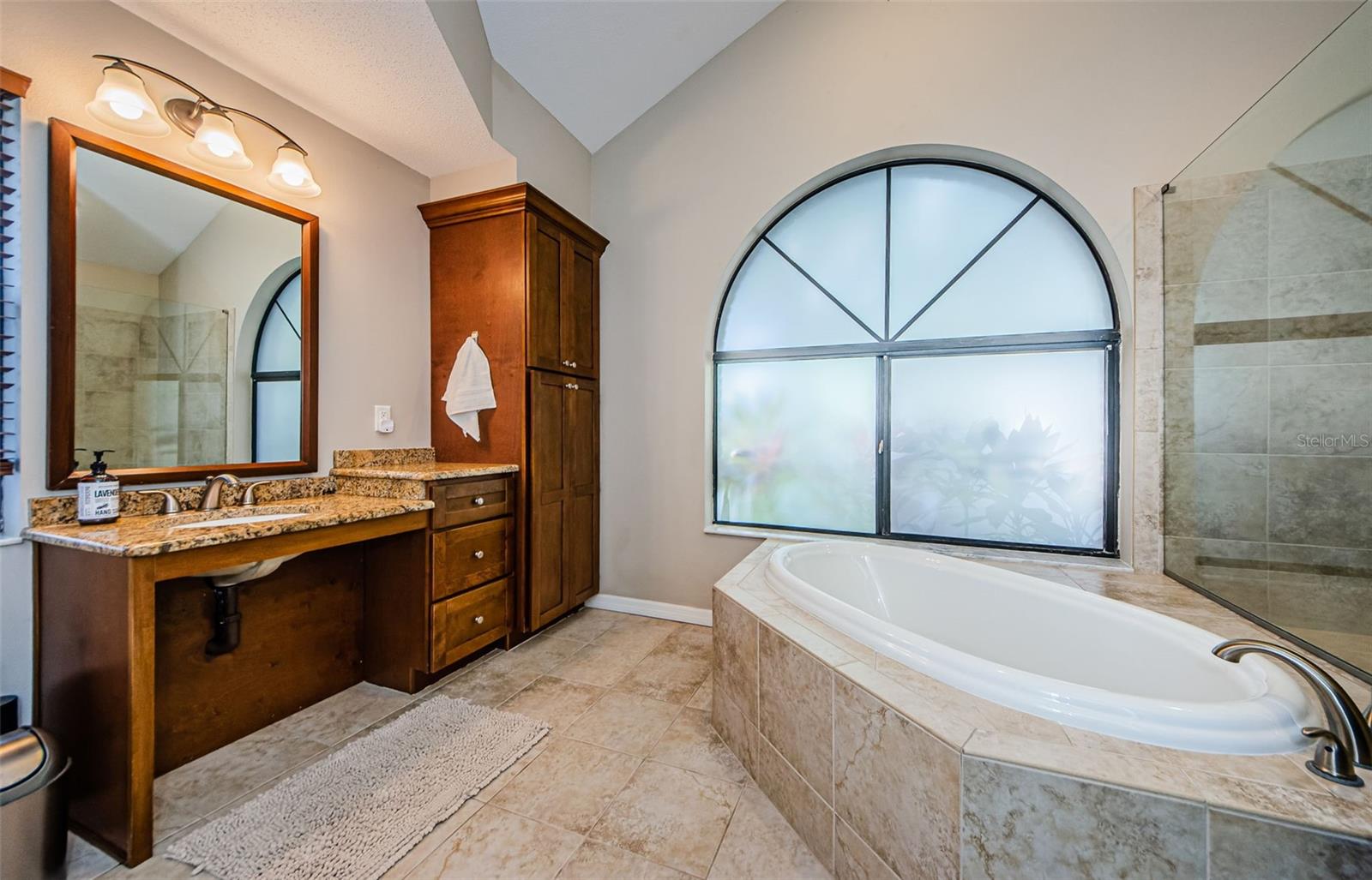 3910 BUCKINGHAM LOOP DR