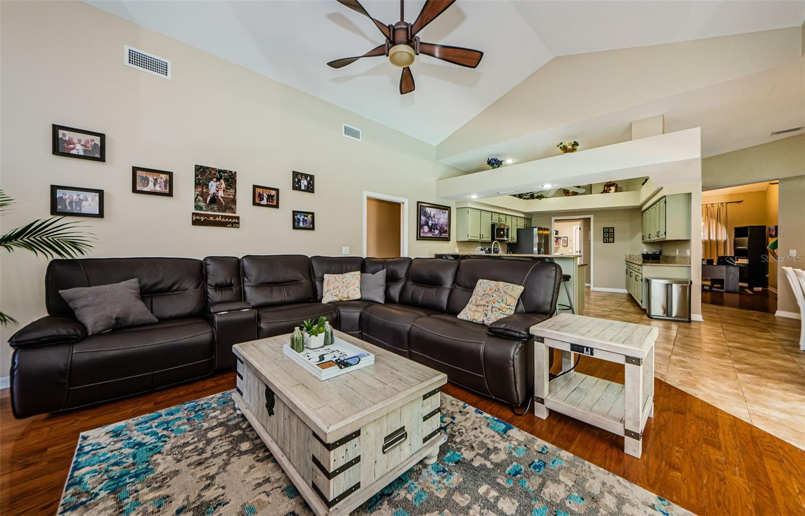 3910 BUCKINGHAM LOOP DR