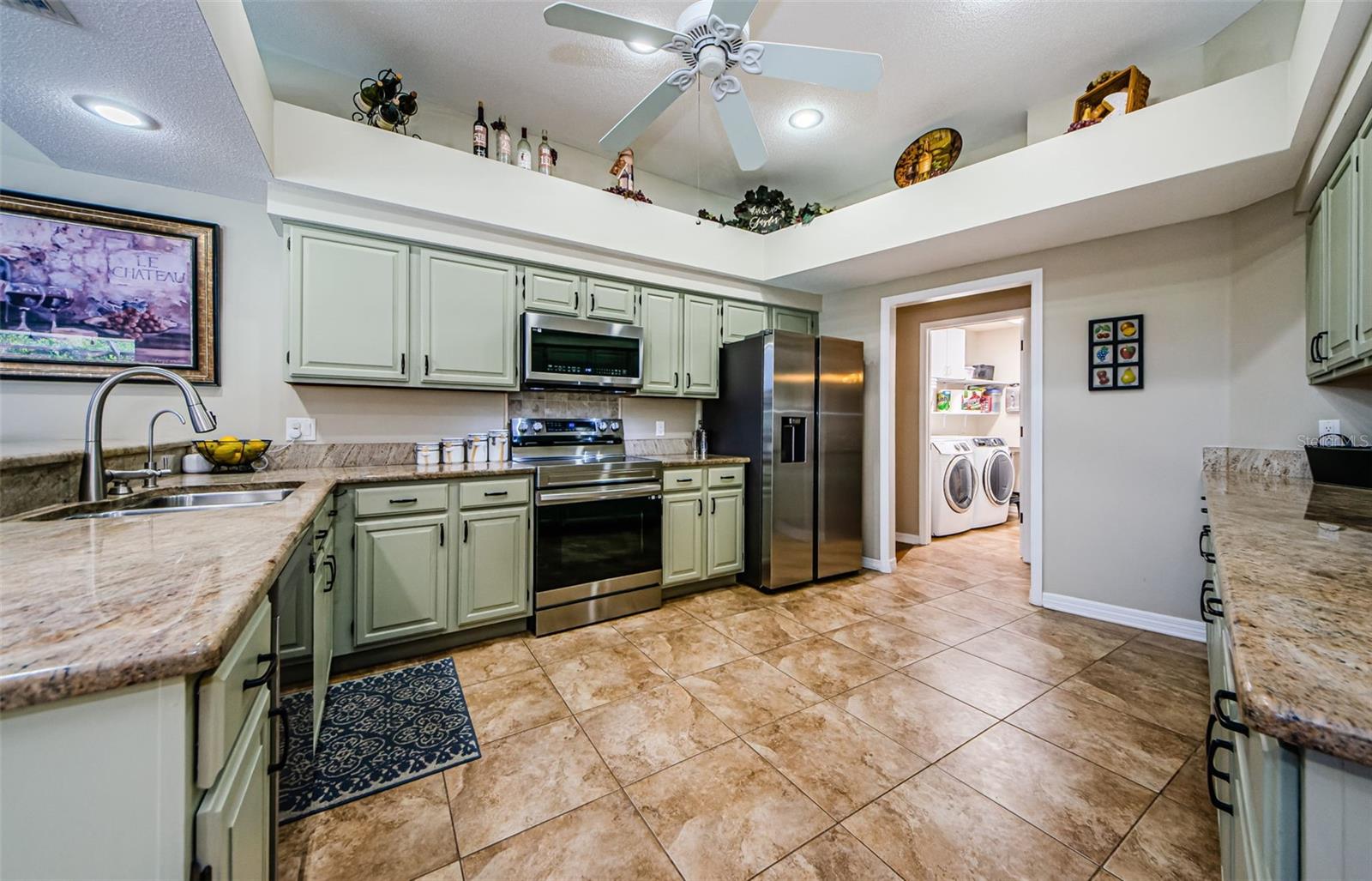 3910 BUCKINGHAM LOOP DR