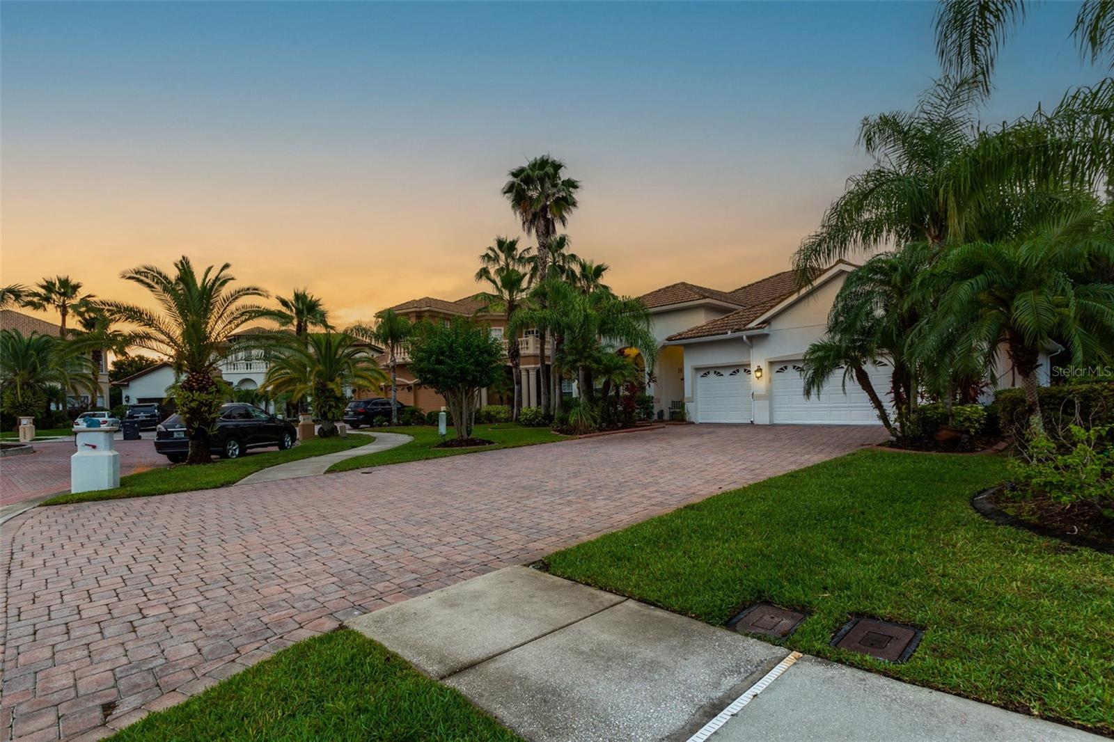 10549 MARTINIQUE ISLE DR