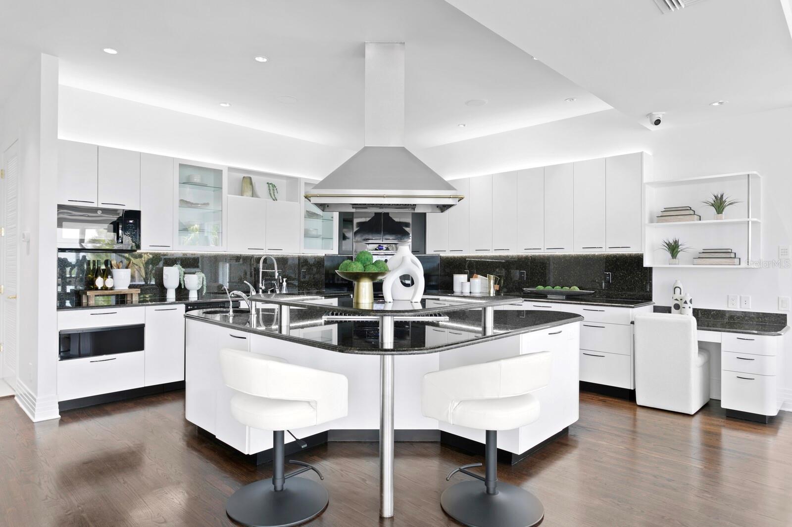 1746 SANTA BARBARA DR