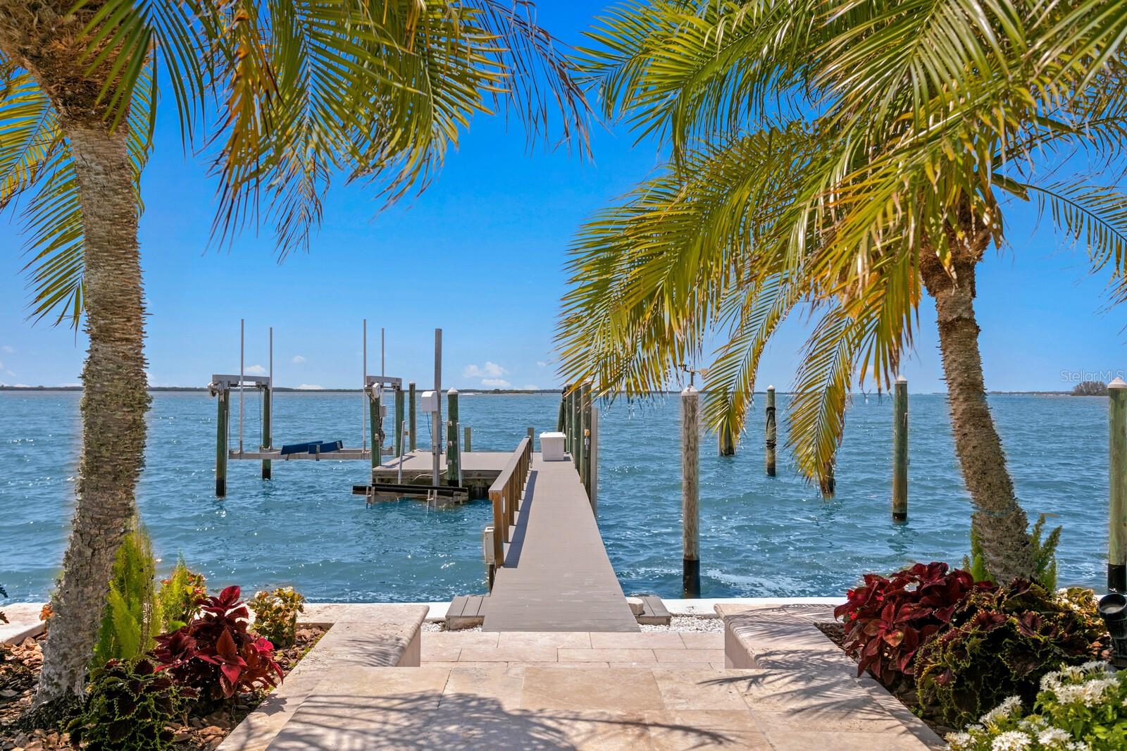 1746 SANTA BARBARA DR