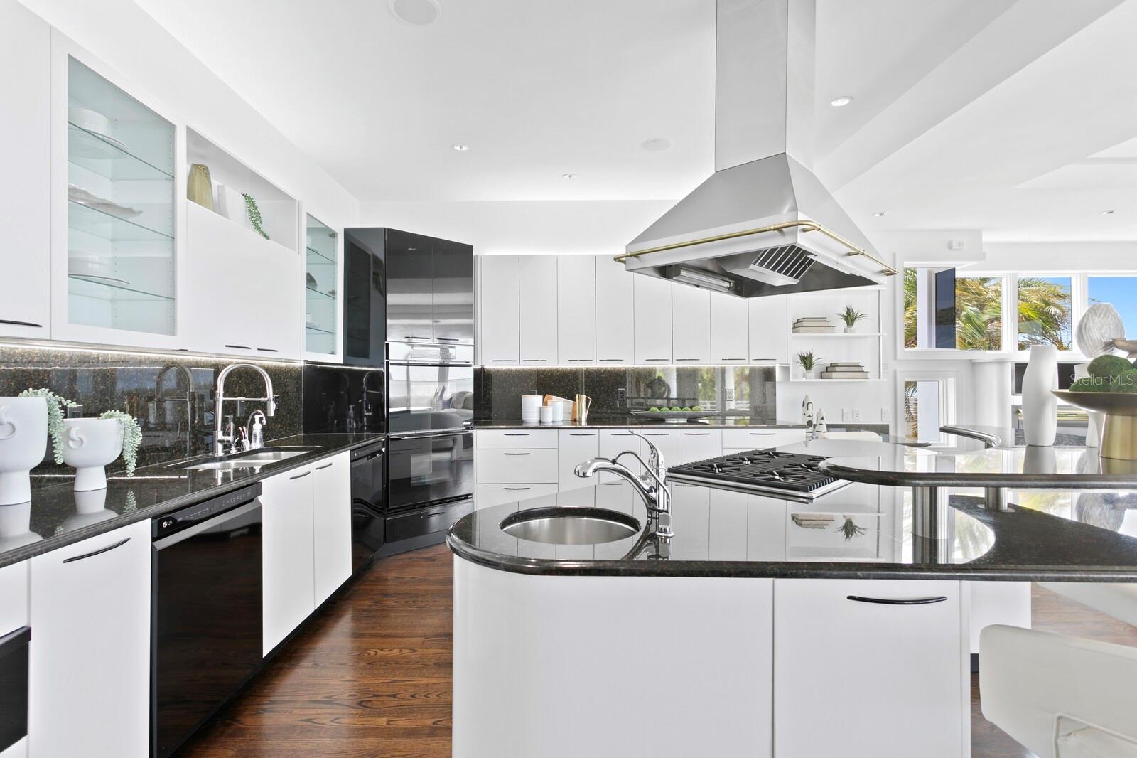 1746 SANTA BARBARA DR