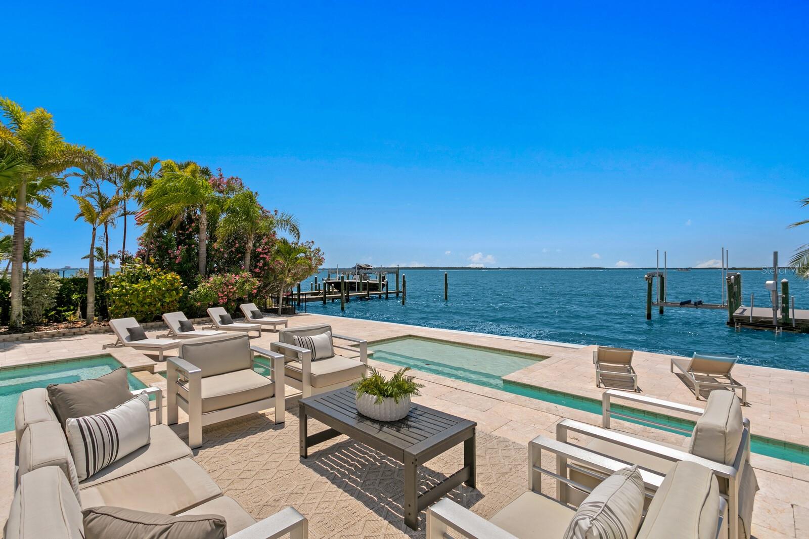 1746 SANTA BARBARA DR