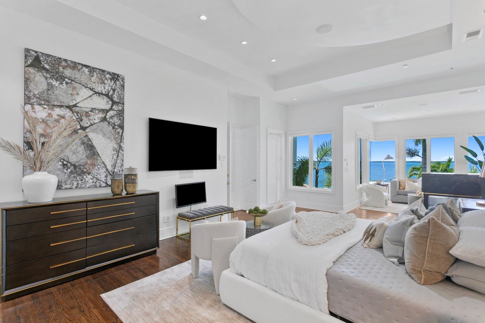 1746 SANTA BARBARA DR