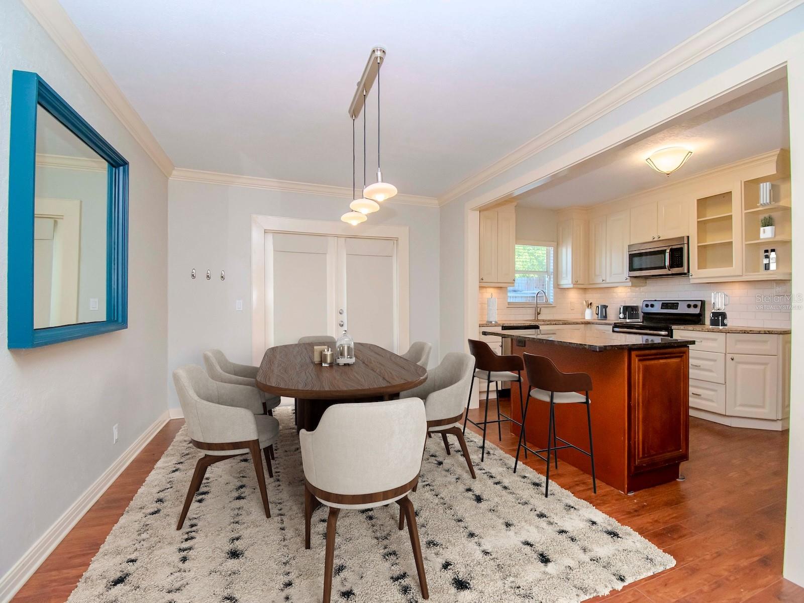 6016 N FLORA VISTA AVE