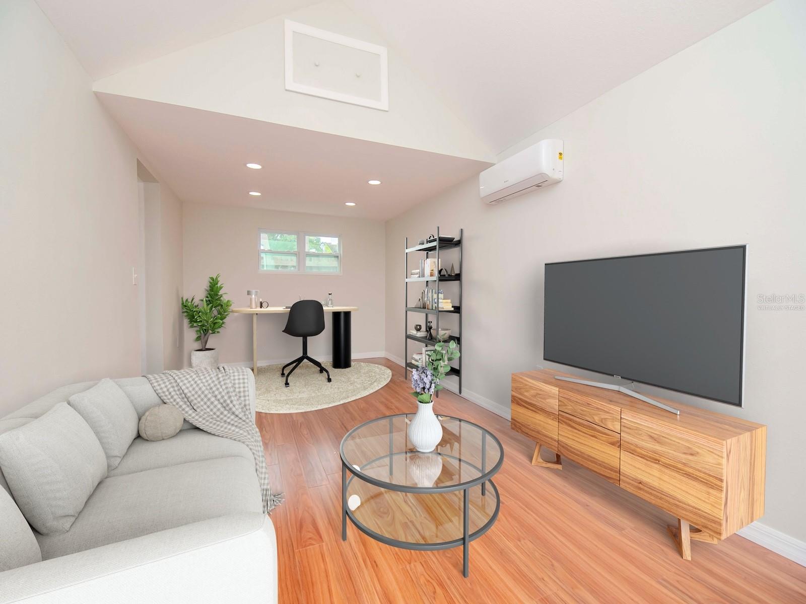 6016 N FLORA VISTA AVE