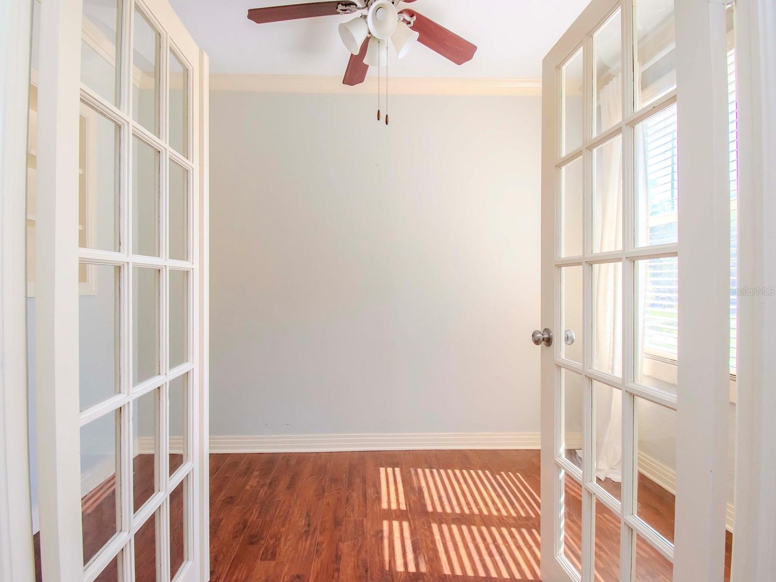 6016 N FLORA VISTA AVE