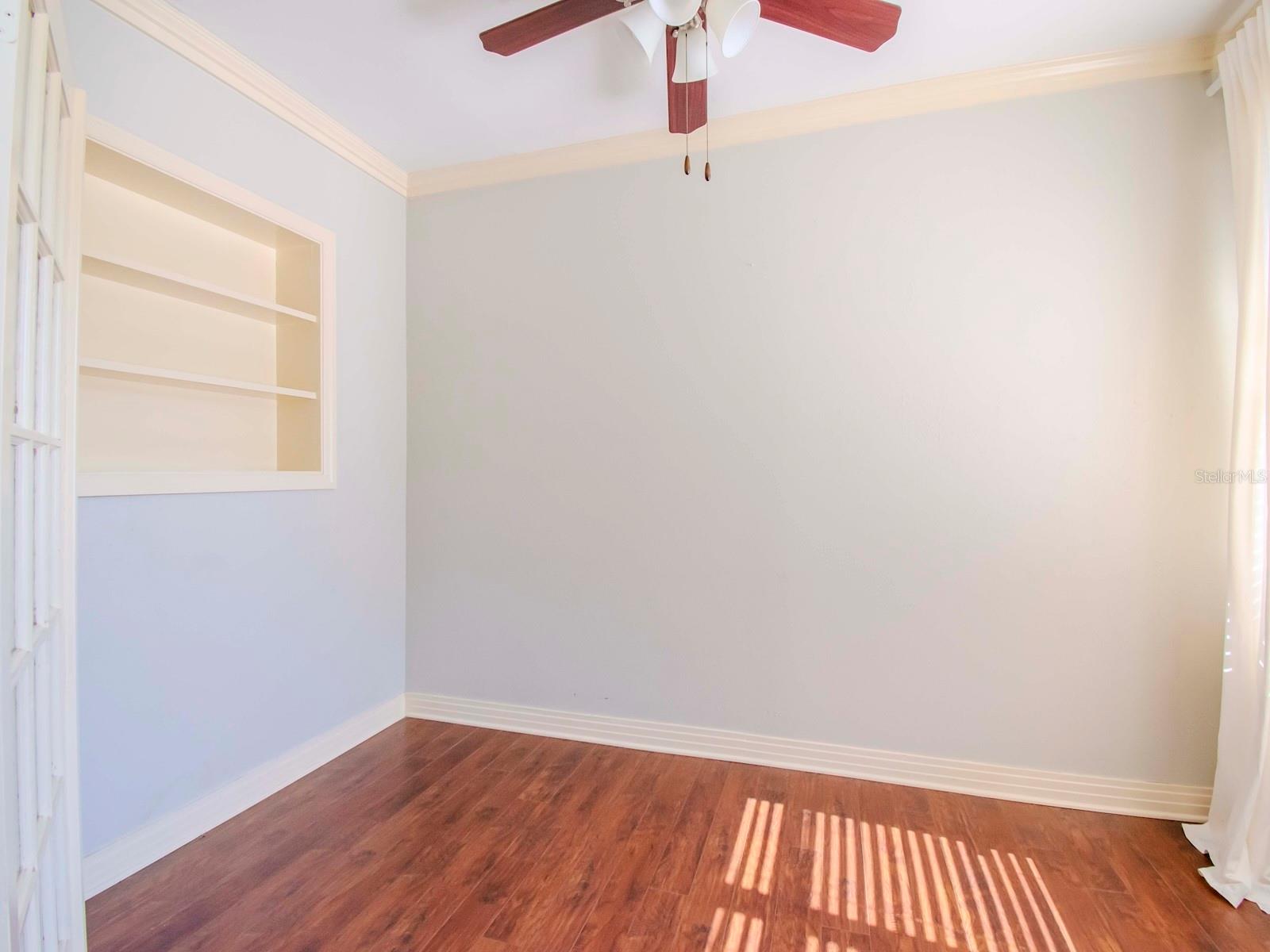 6016 N FLORA VISTA AVE