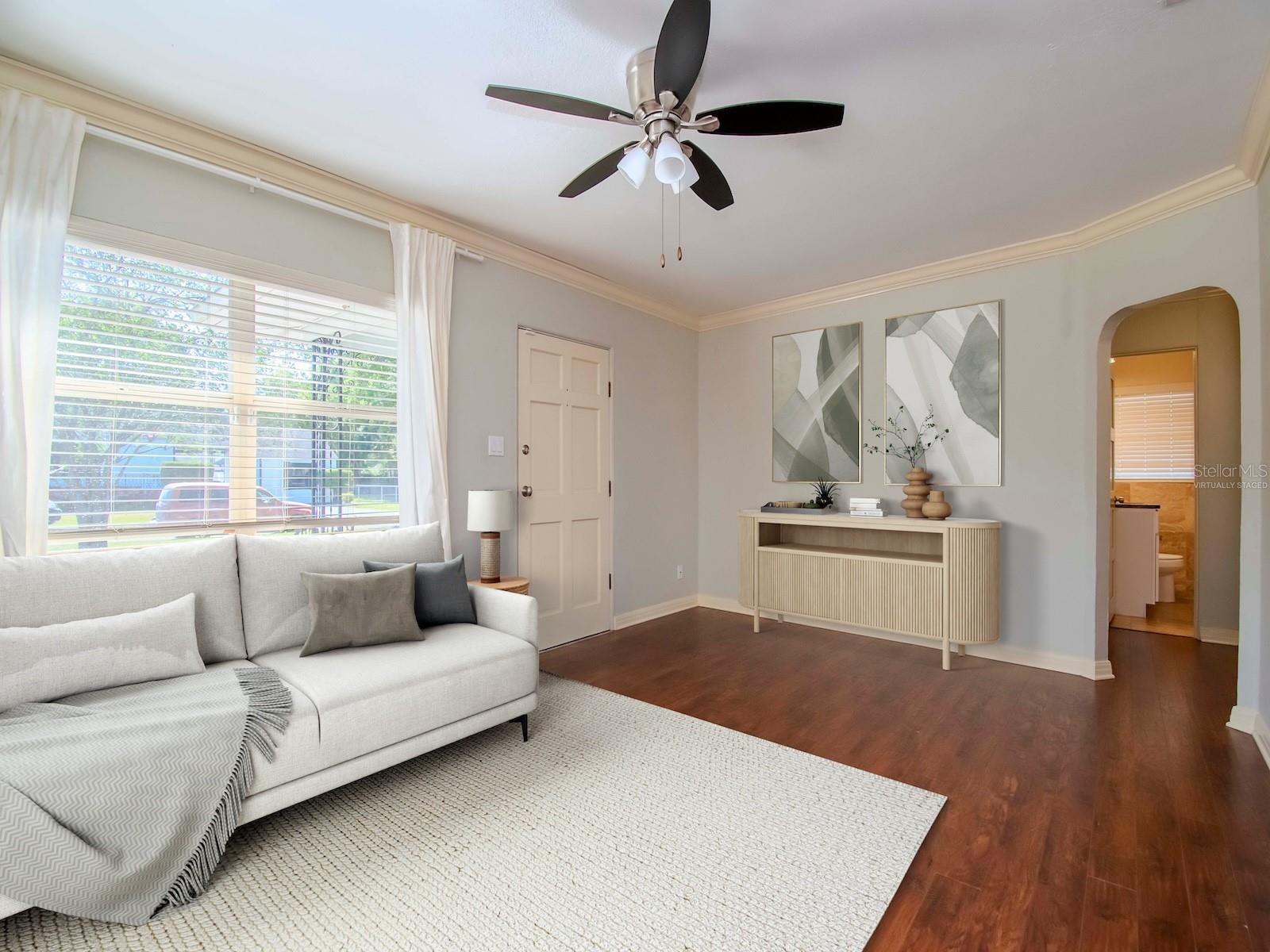 6016 N FLORA VISTA AVE