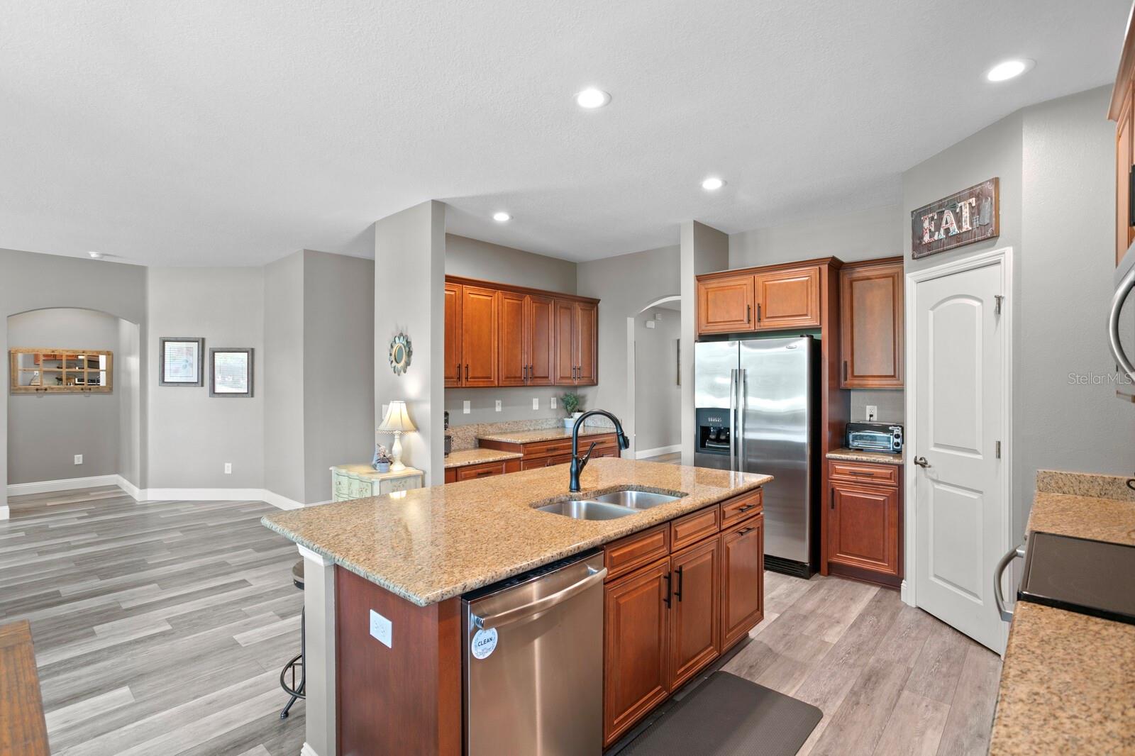 3817 EVERGREEN OAKS DR