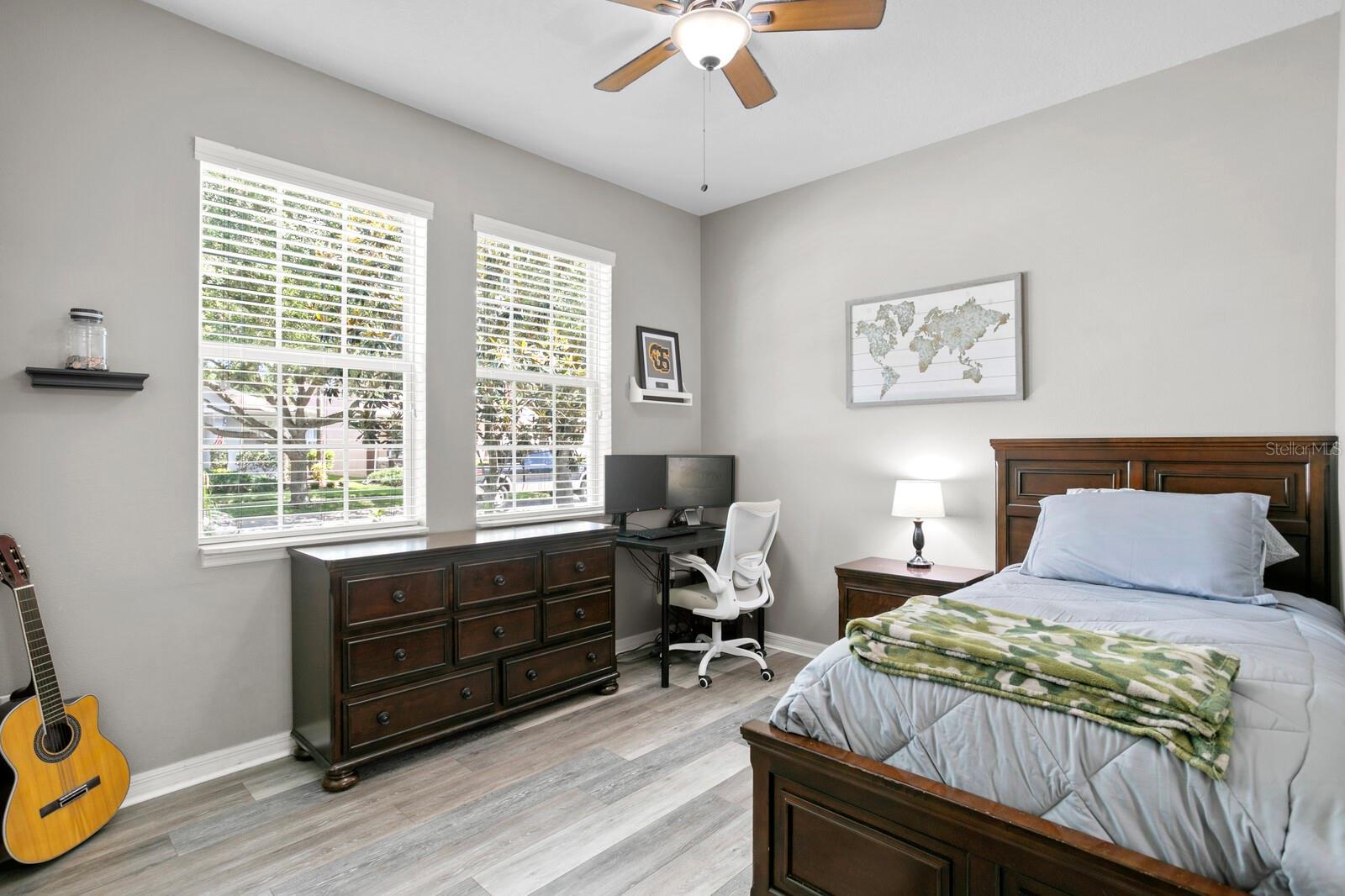 3817 EVERGREEN OAKS DR