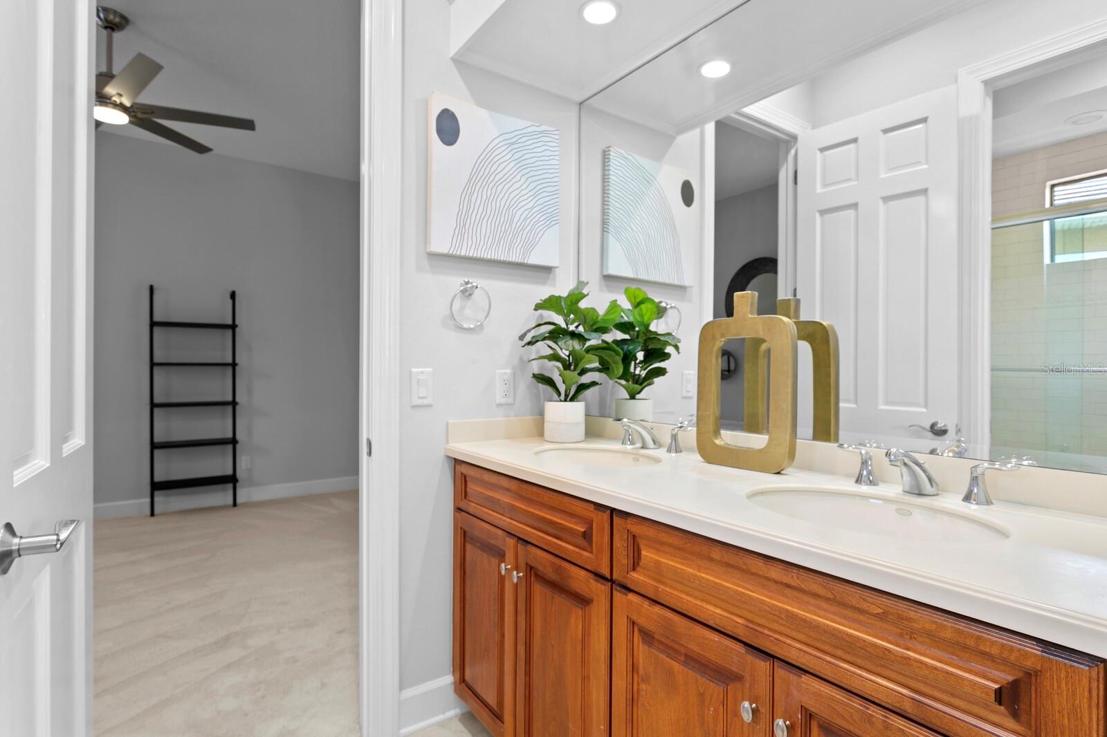 4123 CAUSEWAY VISTA DR