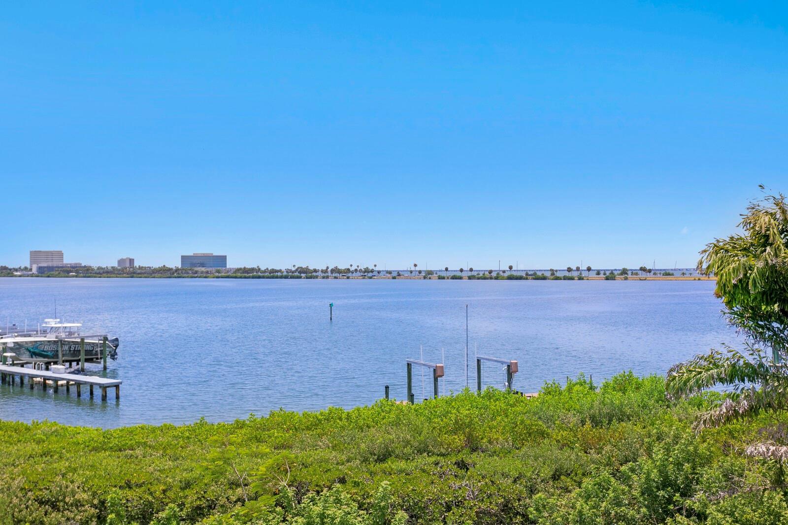 4123 CAUSEWAY VISTA DR