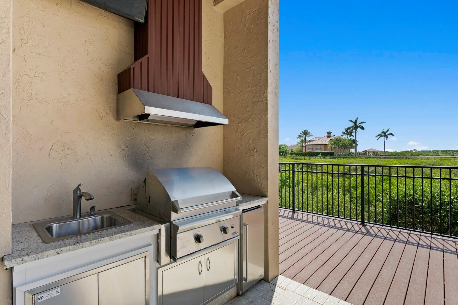 4123 CAUSEWAY VISTA DR