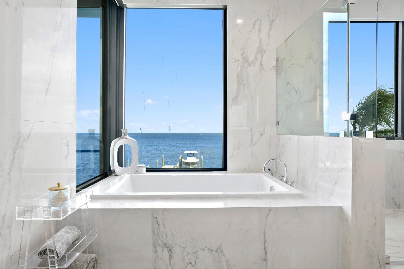 4611 BAYSHORE BLVD NE