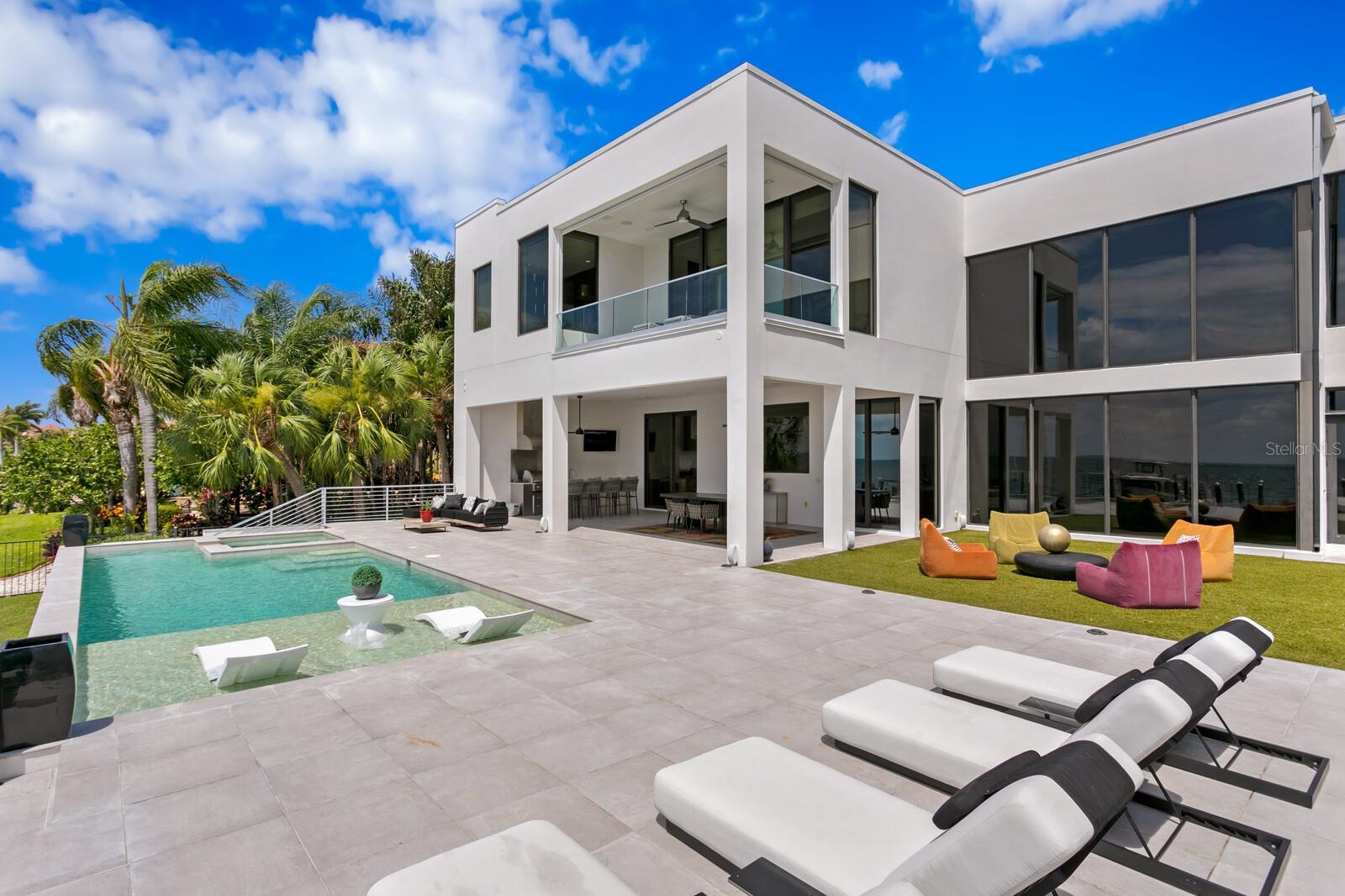 4611 BAYSHORE BLVD NE