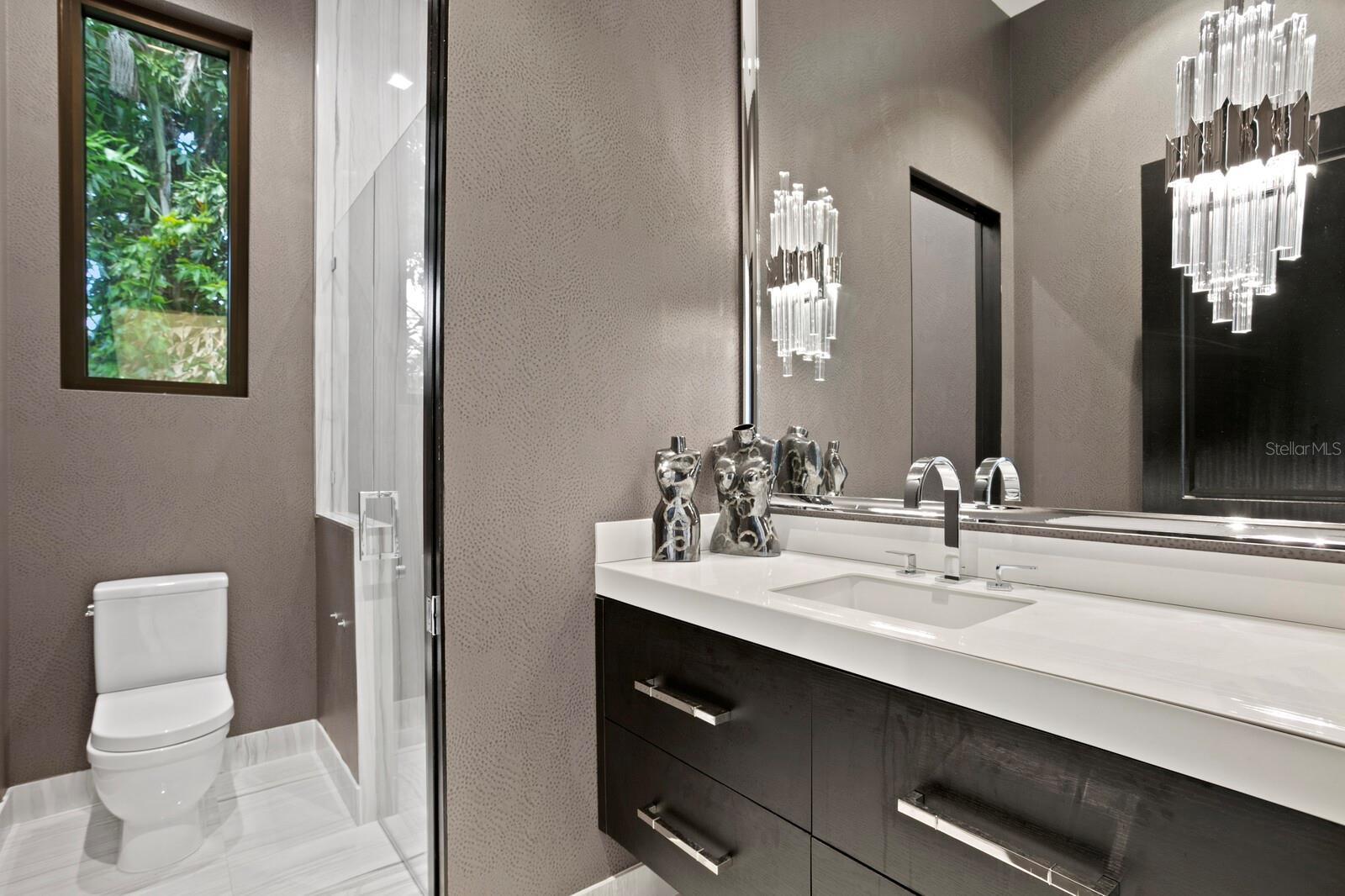 4611 BAYSHORE BLVD NE