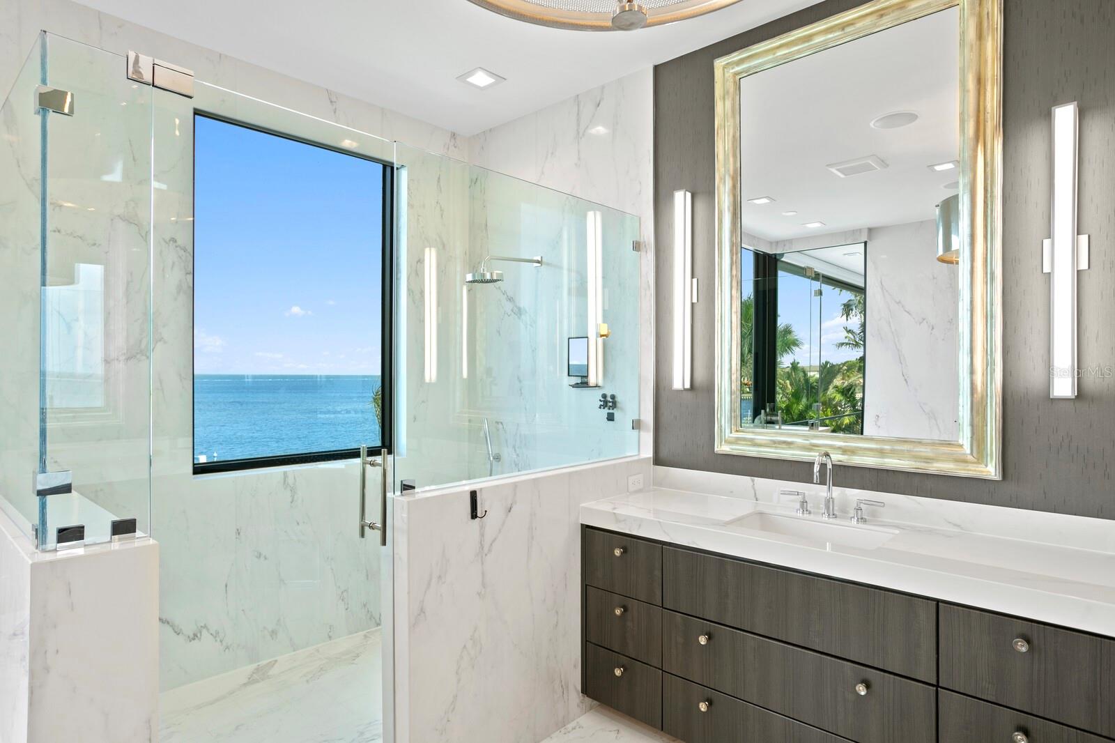 4611 BAYSHORE BLVD NE