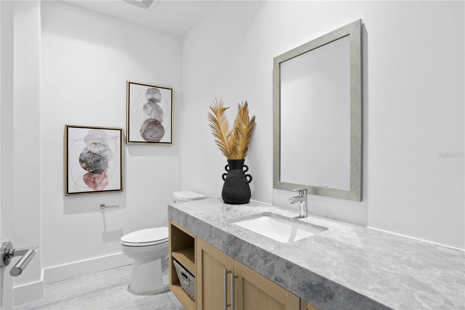 2912 W SANTIAGO ST #903