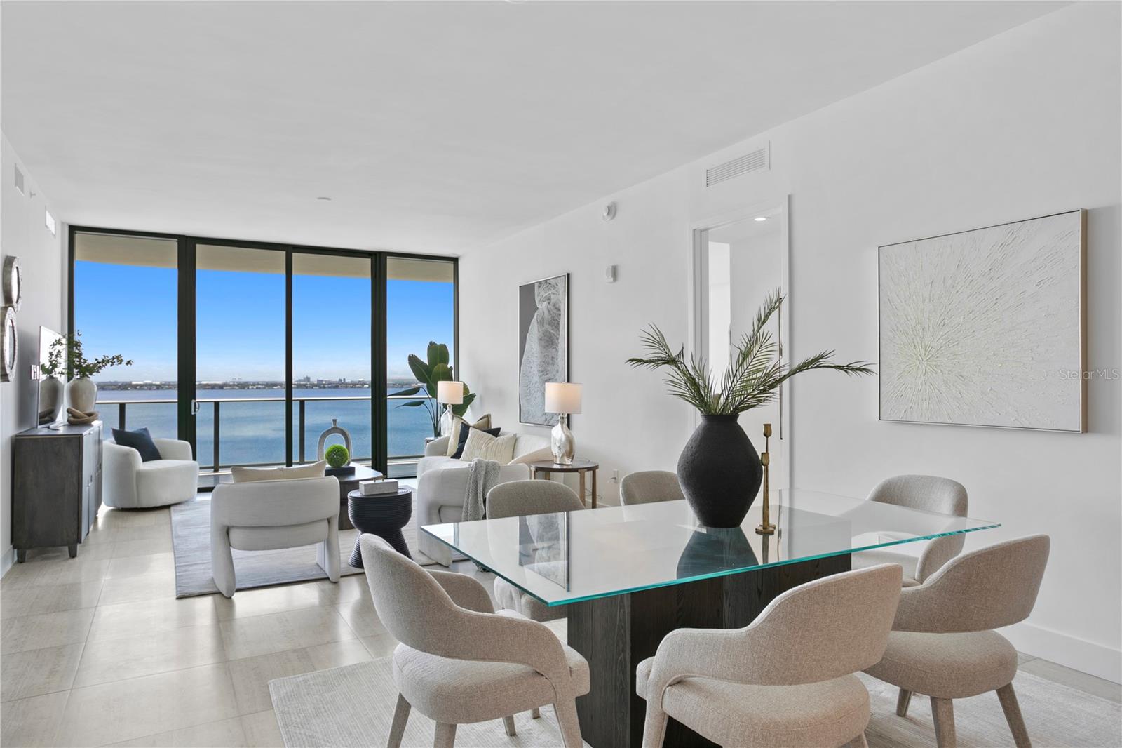 2912 W SANTIAGO ST #903