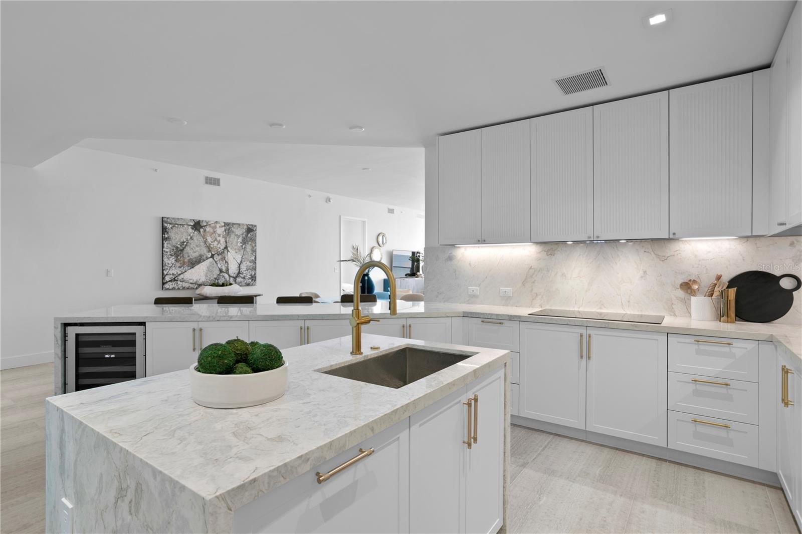 2912 W SANTIAGO ST #903