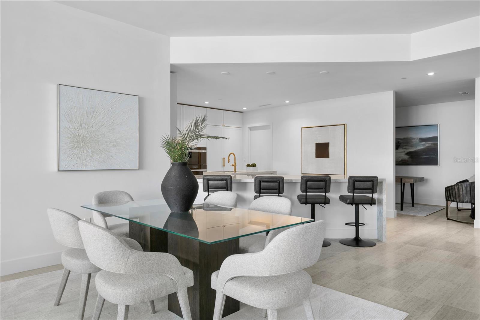 2912 W SANTIAGO ST #903