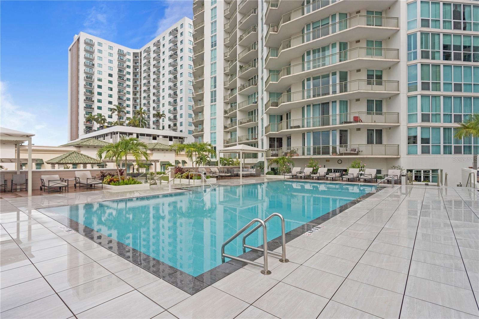 450 KNIGHTS RUN AVE #1105