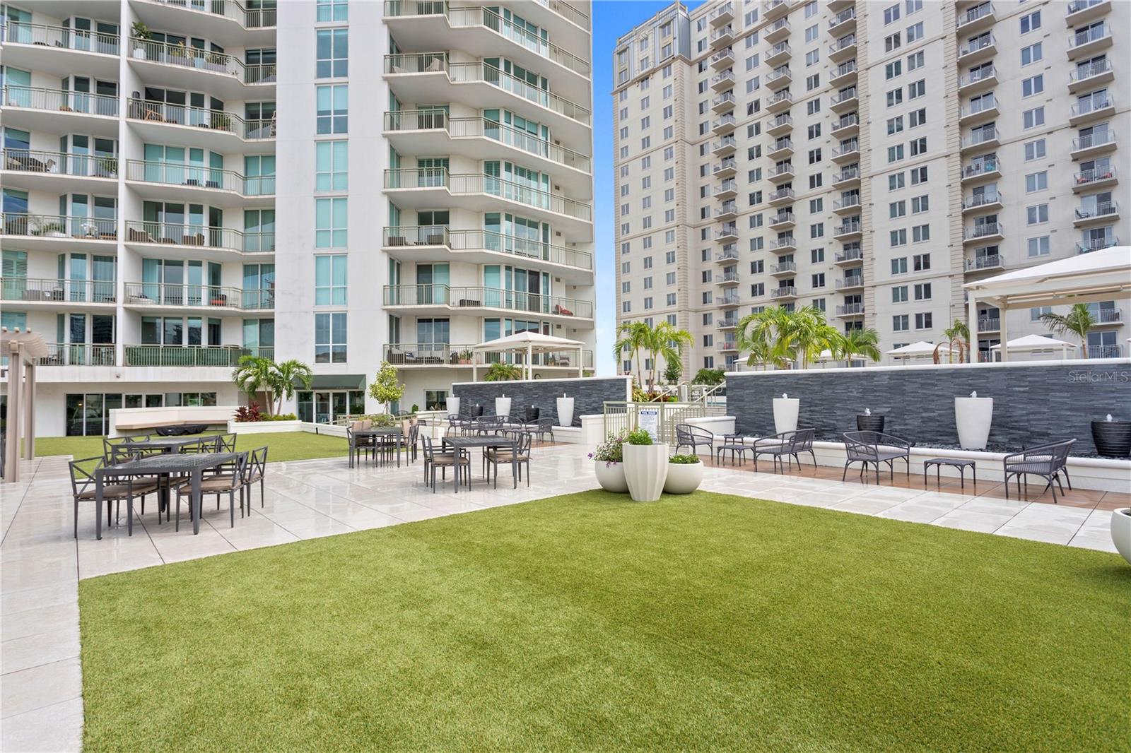 450 KNIGHTS RUN AVE #1105