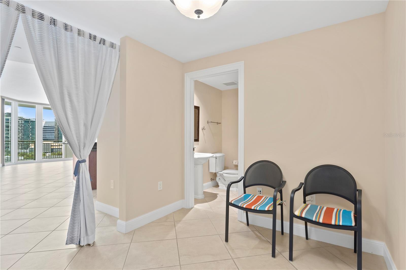 450 KNIGHTS RUN AVE #1105