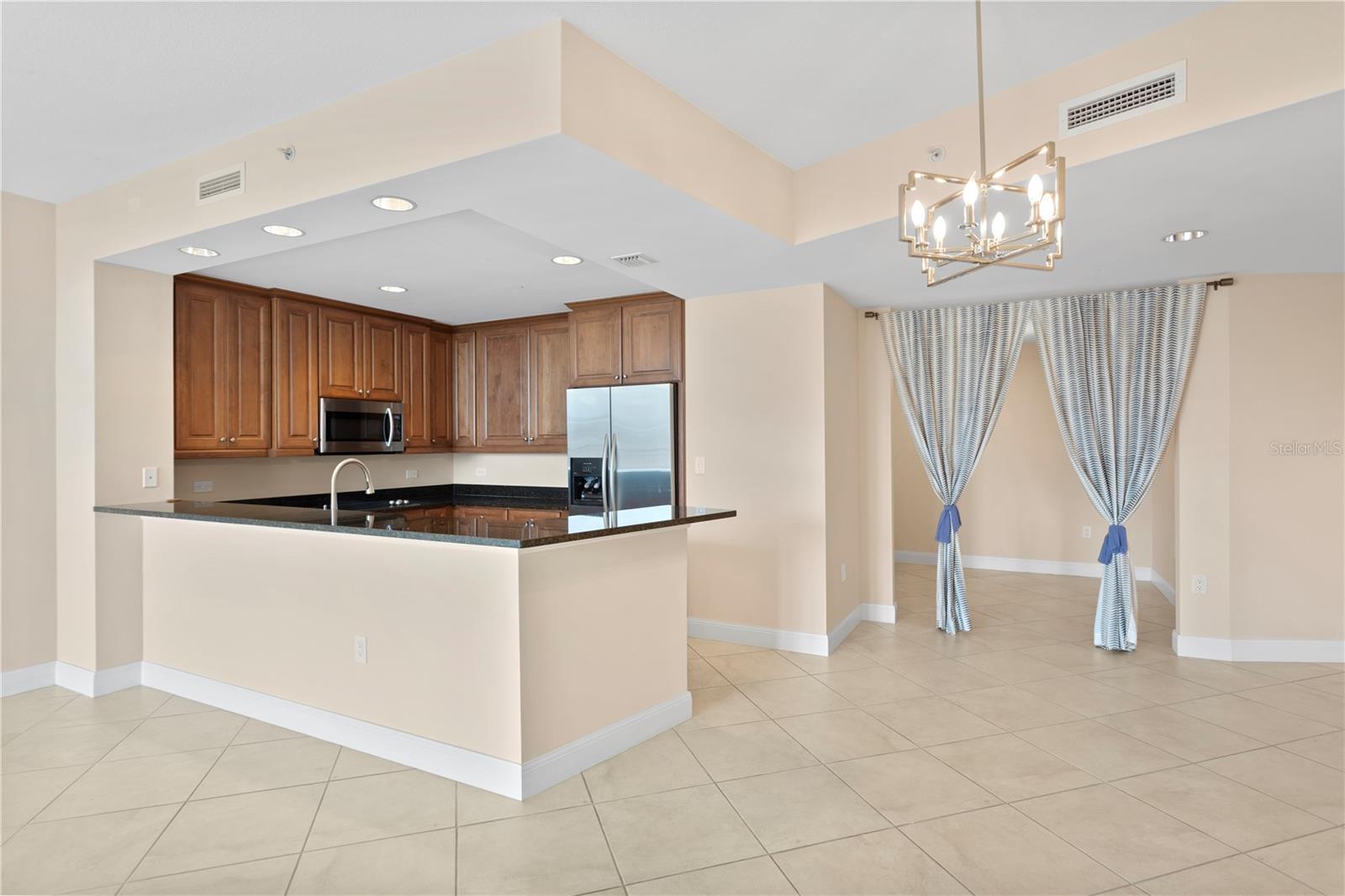 450 KNIGHTS RUN AVE #1105