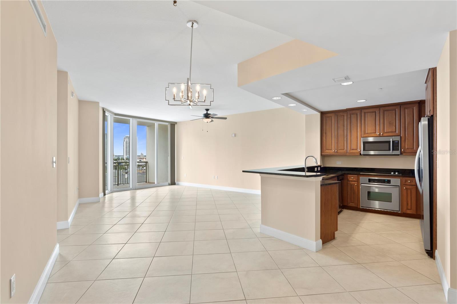 450 KNIGHTS RUN AVE #1105