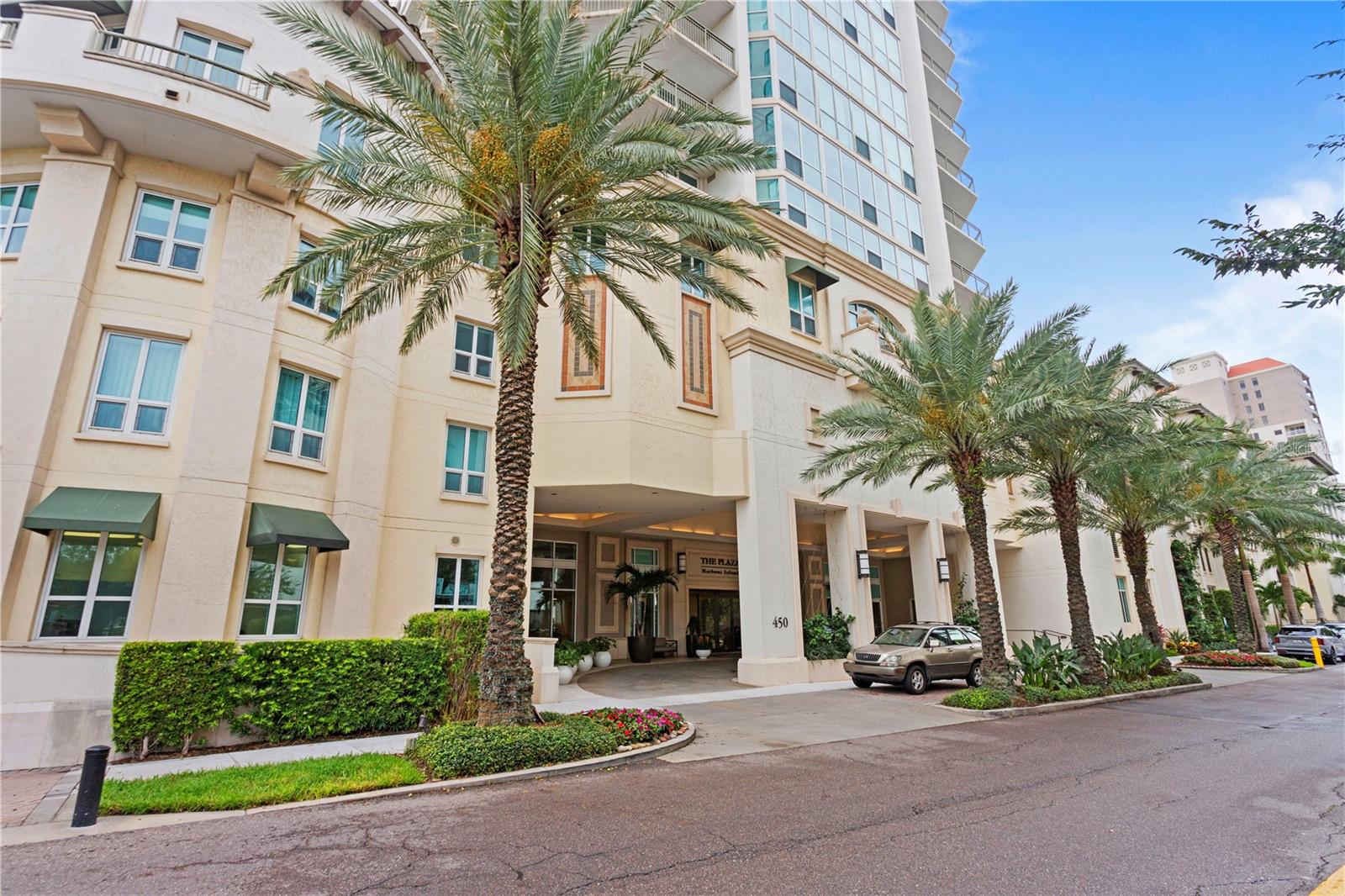 450 KNIGHTS RUN AVE #1105