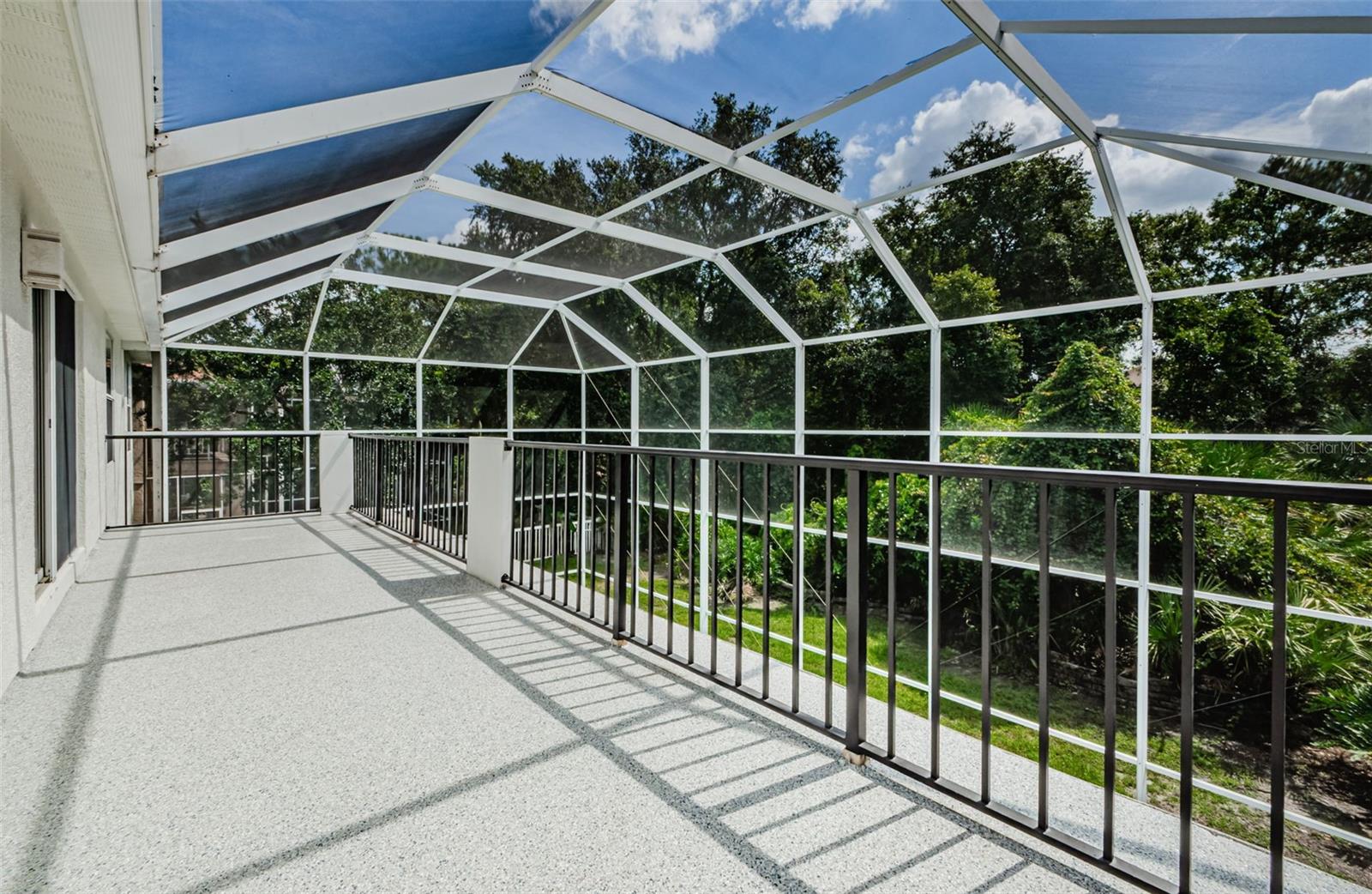 5057 SOUTHAMPTON CIR