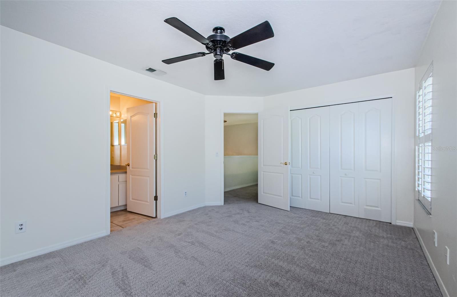 5057 SOUTHAMPTON CIR