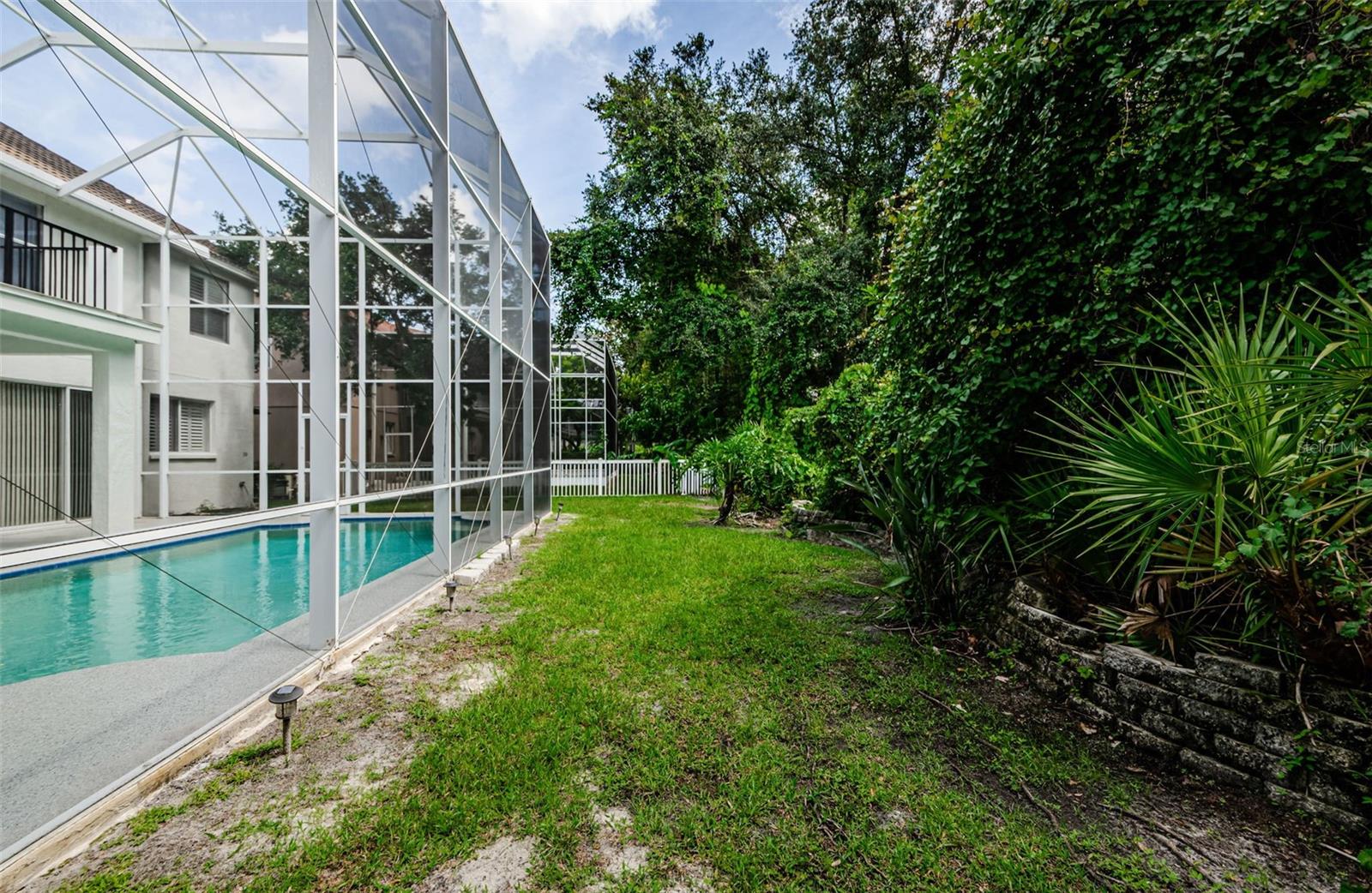 5057 SOUTHAMPTON CIR