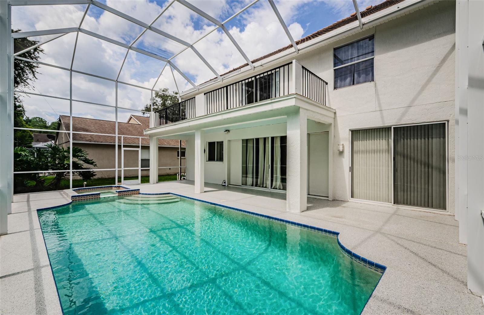 5057 SOUTHAMPTON CIR