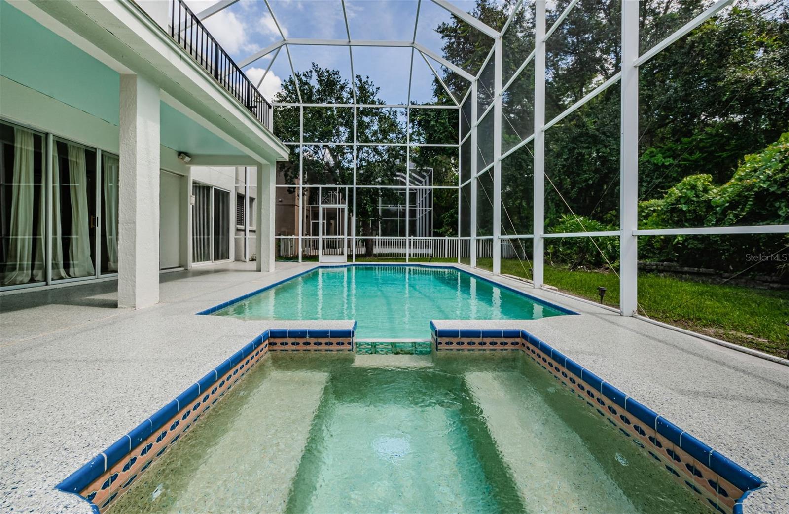 5057 SOUTHAMPTON CIR